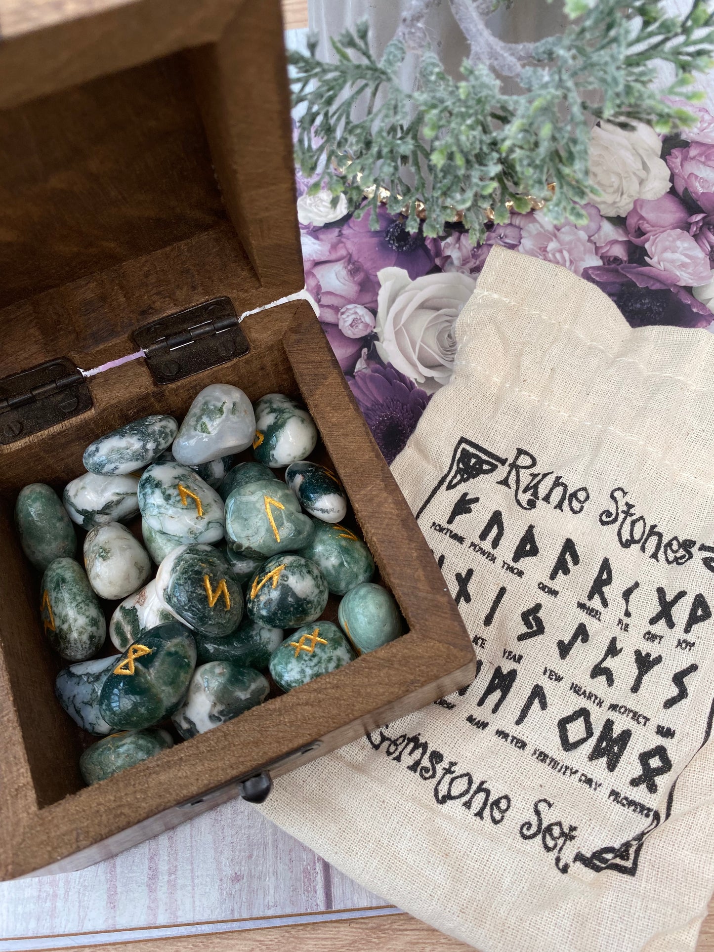 Tree Agate Runestone Set with Pouch